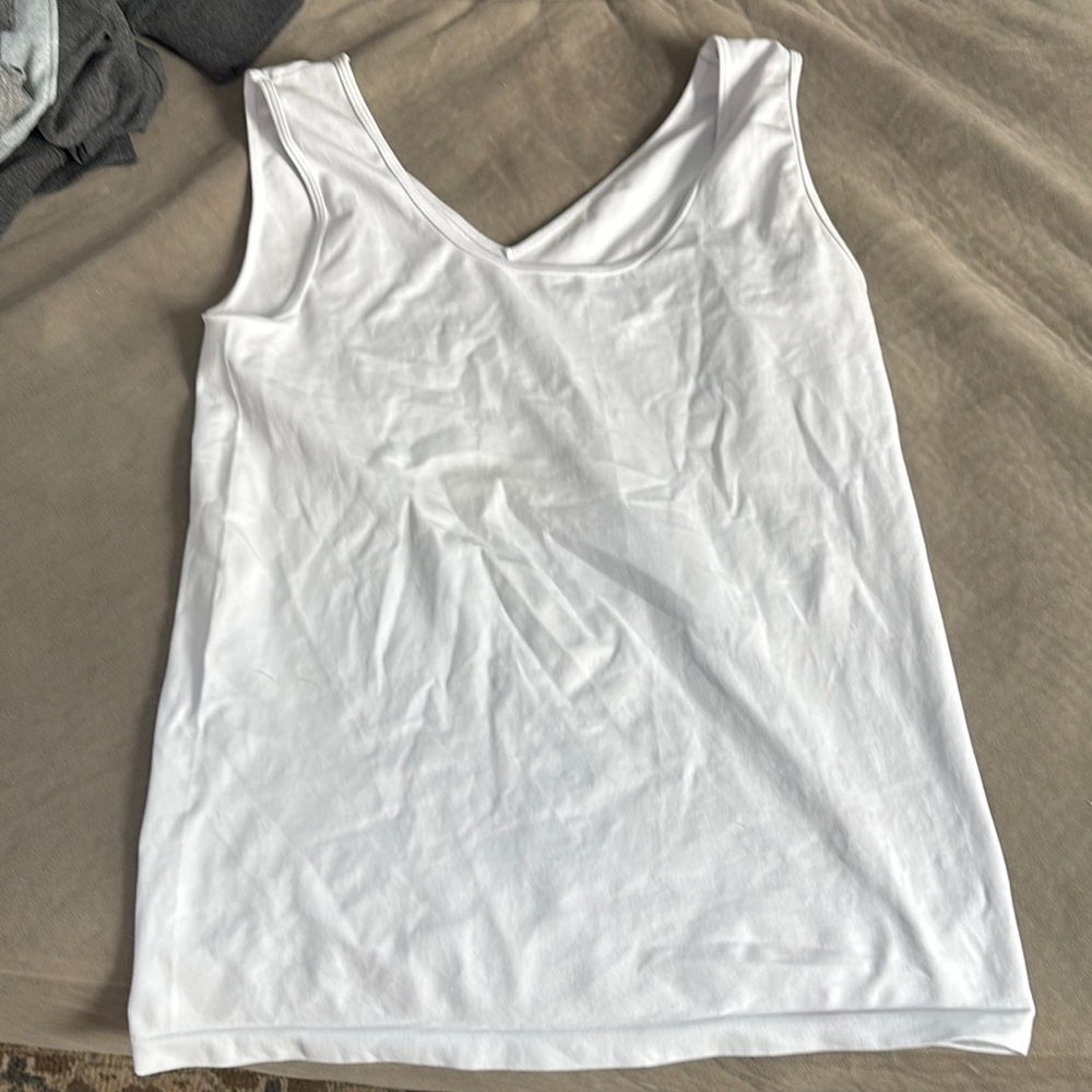 Tahari White Tank Top V-Neck Sleeveless